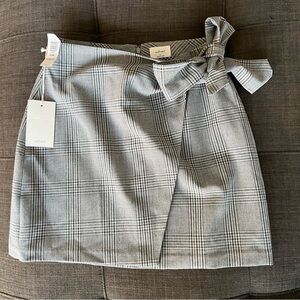 Aritzia Wilfred Dorine Wrap Mini Skirt - size 6
